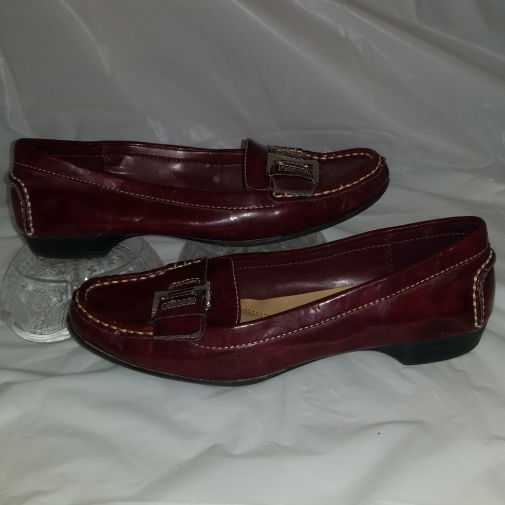 Naturalizer Heaven red leather loafers ⬇💲